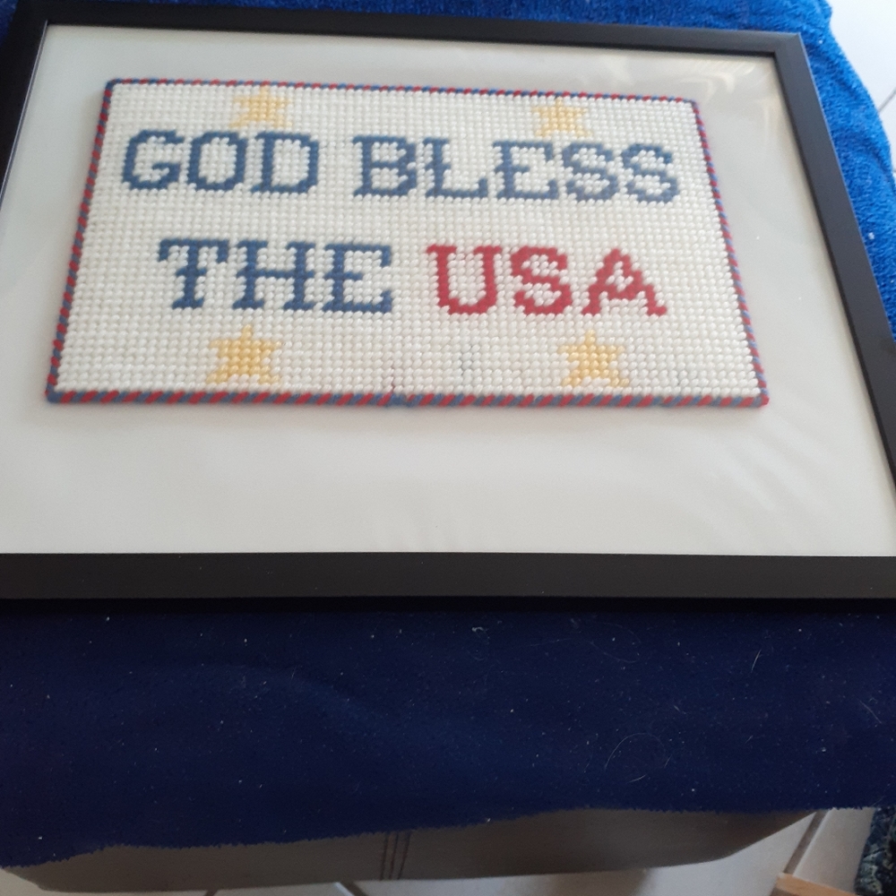 Framed patriotic wall hanging